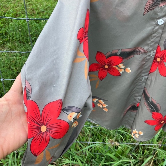Women’s button up blouse, floral - Picture 3 of 5